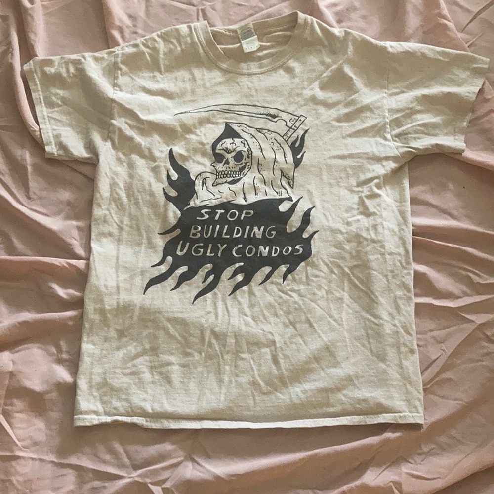 Used Men’s medium gildan tshirt “Stop buying ugly condos”